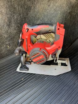 Milwaukee m18 Skilsaw 7 1/4 tool only no bateria $75 firme precio