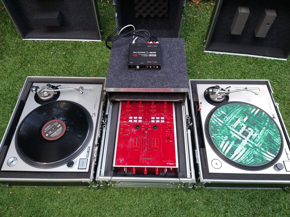 Technics 1200 MK2 Turntables With Mixer & SL2 for Sale in Los Angeles