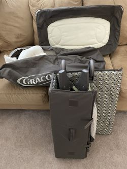 Pack and Play- Graco