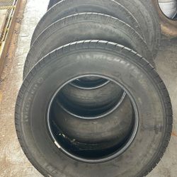 245/75 R 17las 4