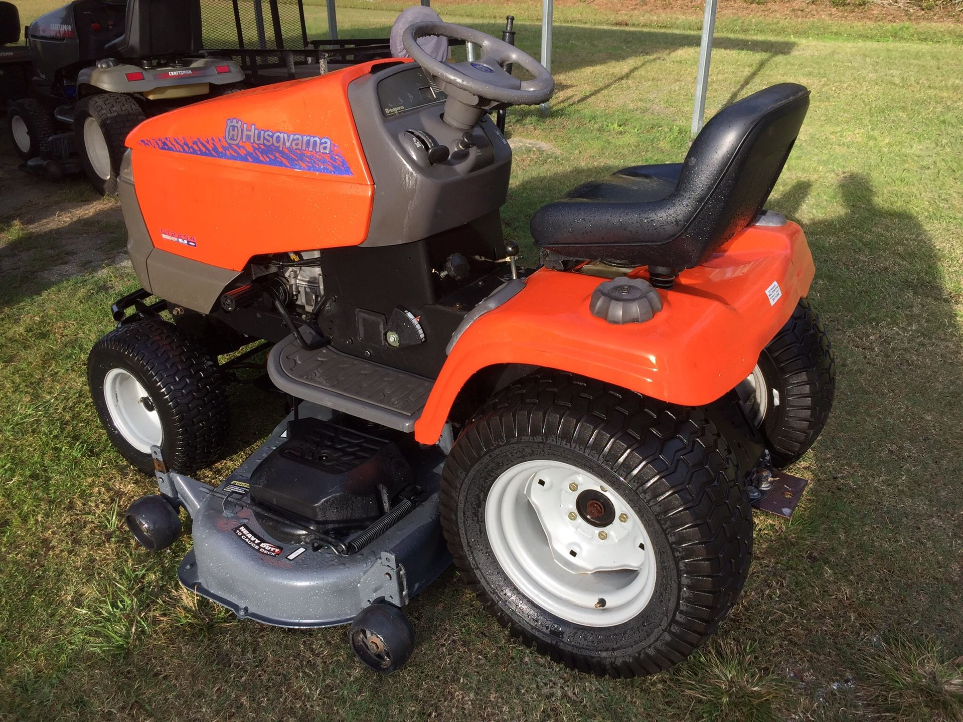 Husqvarna GT2254 Lawn Tractor for Sale in New Smyrna Beach, FL OfferUp