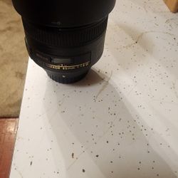 Nikon Af S Nikkor 85mm F1/8 Fixed Lens With Auto Focus