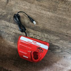 Cargador milwaukee M12