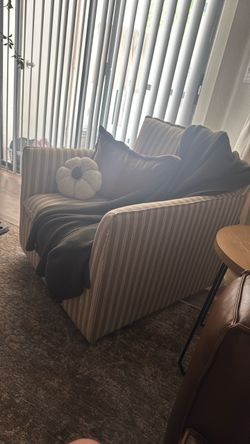 Swivel Sitting chair
