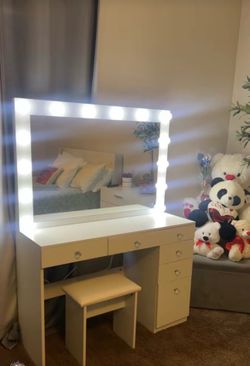 WHITE VANITY