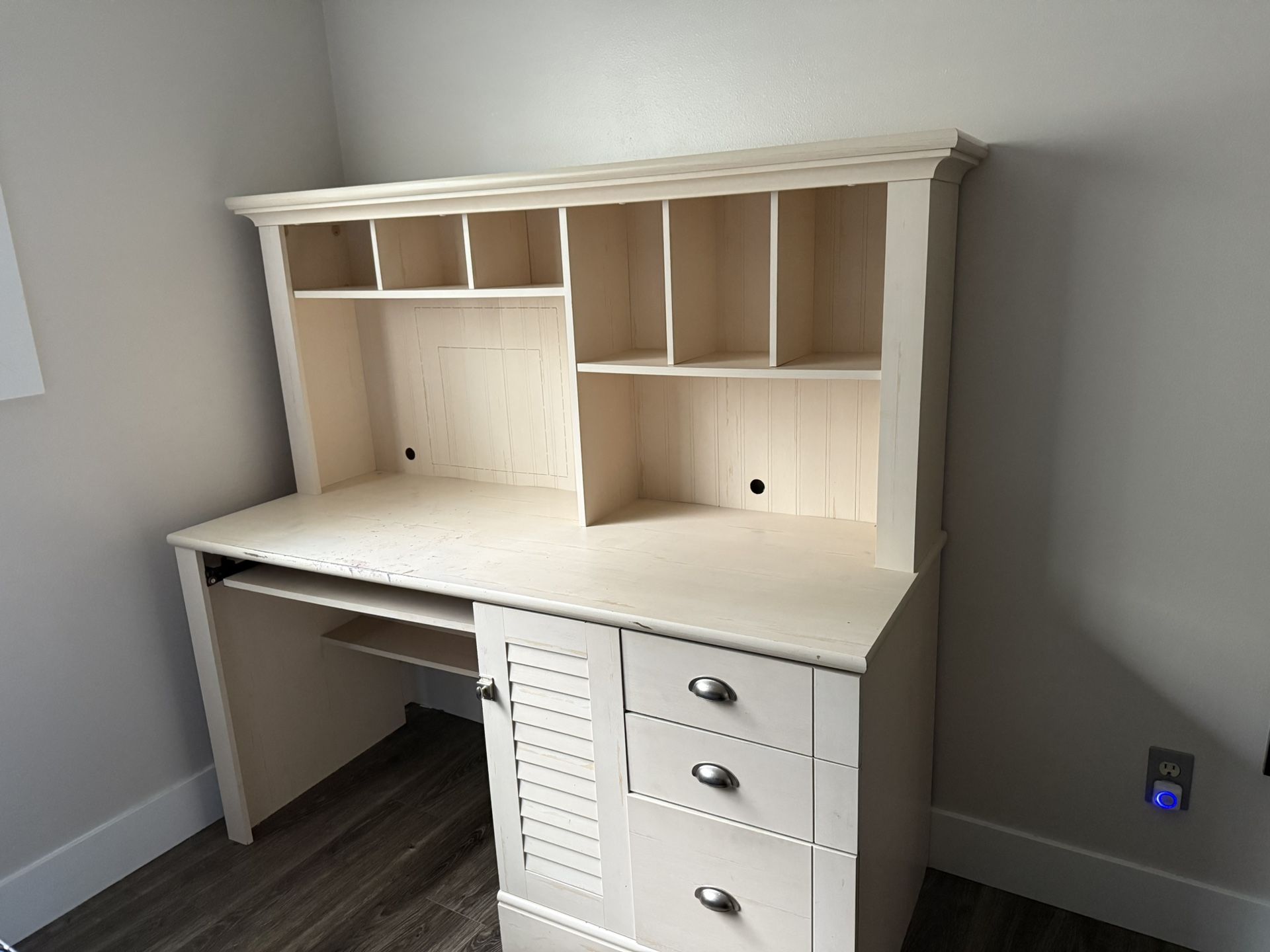 Dirty White Color Desk 