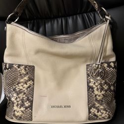 Michael Kors Off White & Snake Skin Handbag With 2 Exterior Pockets & 6 Interior Pockets