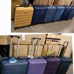 Each 30$ few remaining.. brand new 24" medium sized luggages in travelhouse and tripcomp brands..