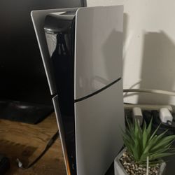 PS5 in great condition (NEED IT GONE)