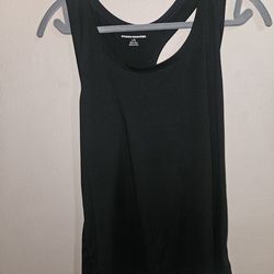 Womens workout tank size L