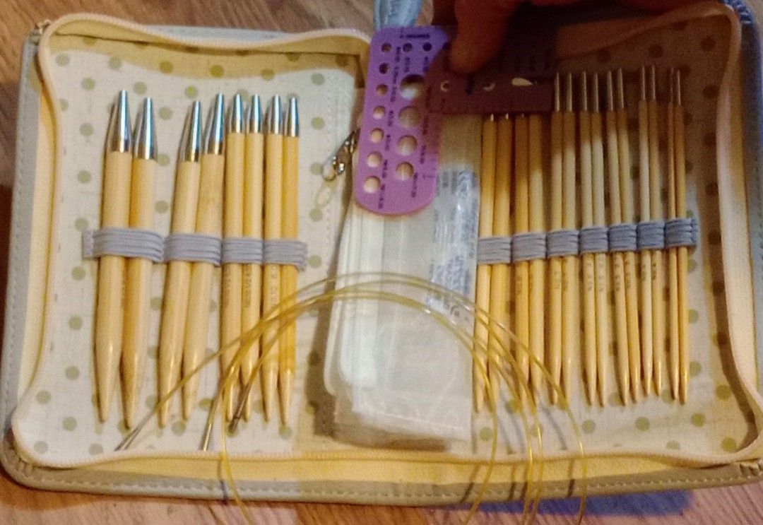 TULIP CarryC Long Interchangeable Bamboo Knitting Needle Set