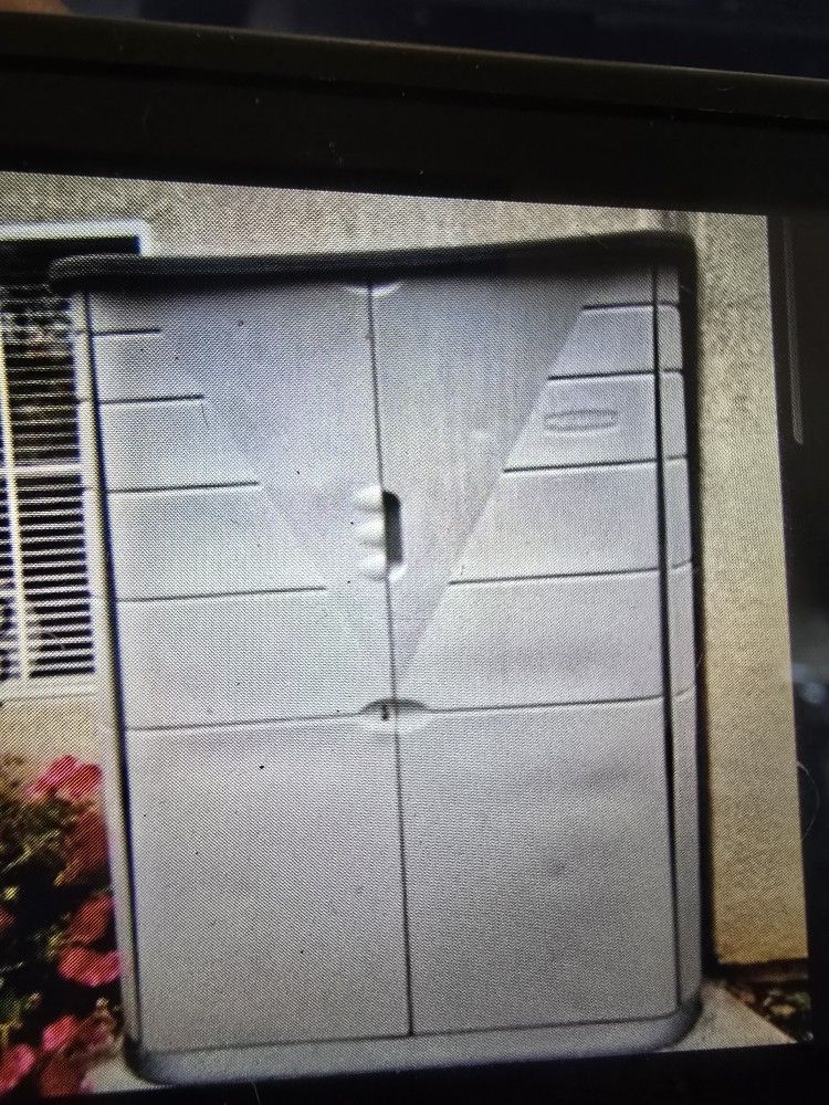 Rubbermaid Vertical Storage Shed