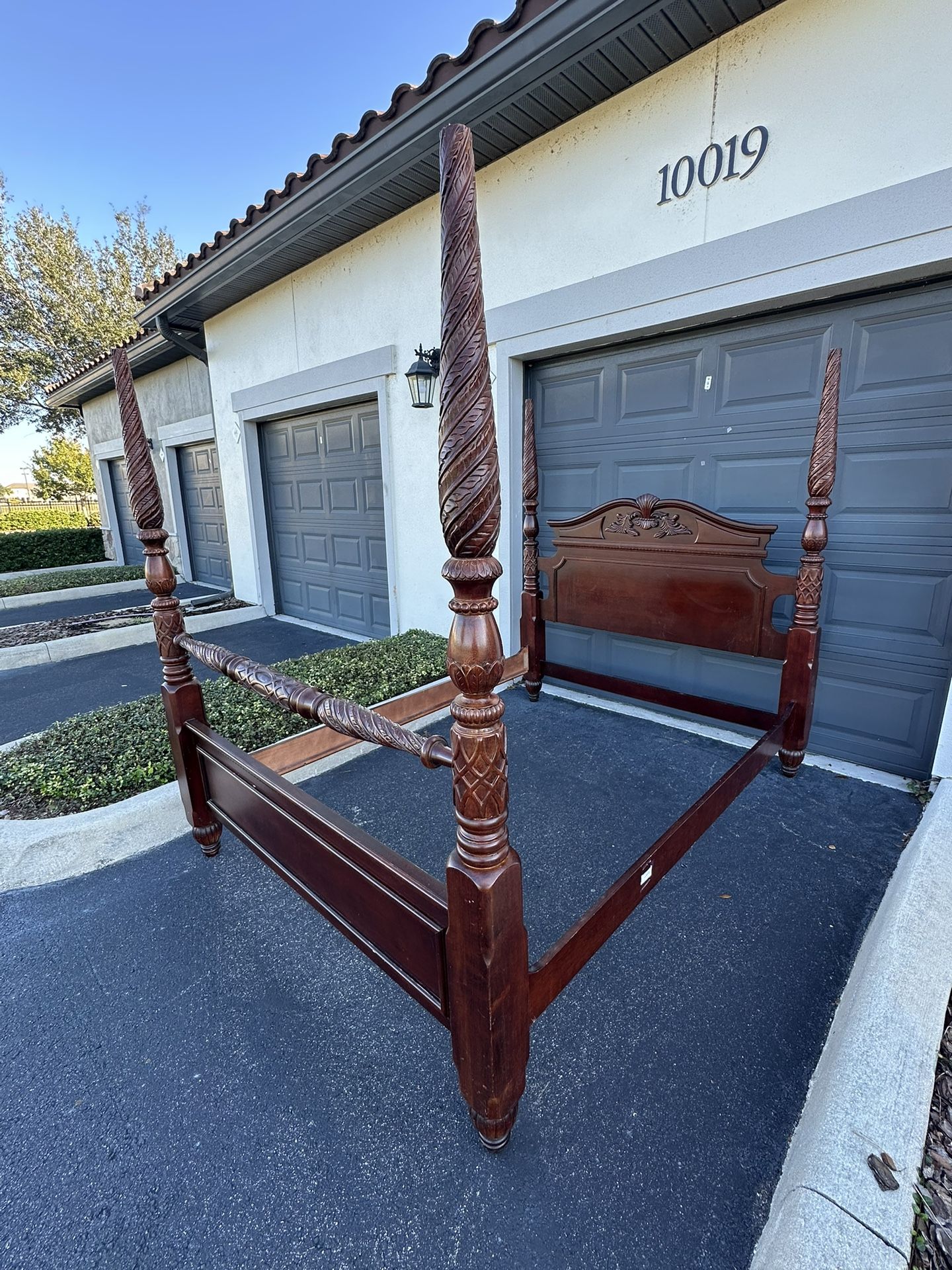 Vintage Solid Wood Queen Bed Frame – The Carriage Trade | Rope Twist Style