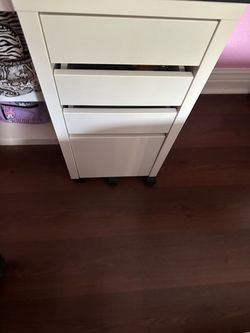 2 drawers