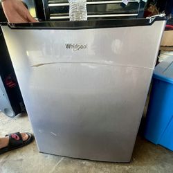 Mini Fridge 