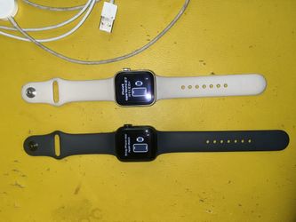 Two Apple Watch SE GPS