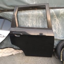 Used 2006 Honda fit, right side passenger door, good condition,