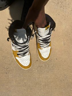 Nike Air Jordan 1 High Yellow Ochre