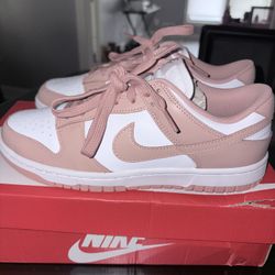 Women’s Nike Dunk Size 9.5