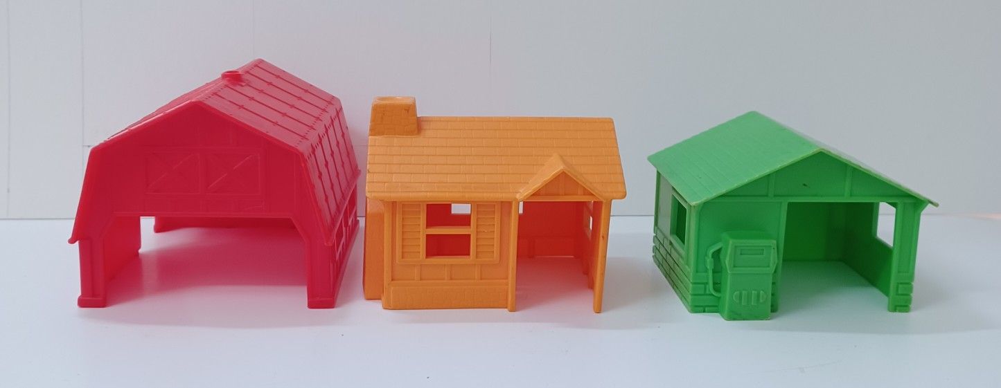 Early 1970s Hot Wheels Play Set Buildings