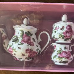 Kent Pottery 3 Piece Set