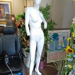 Fiber Glass Mannequin