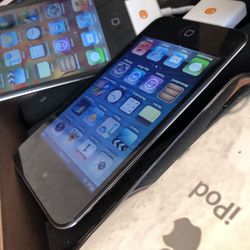 10 units of iPod with Headphone Jacks + More Stuff