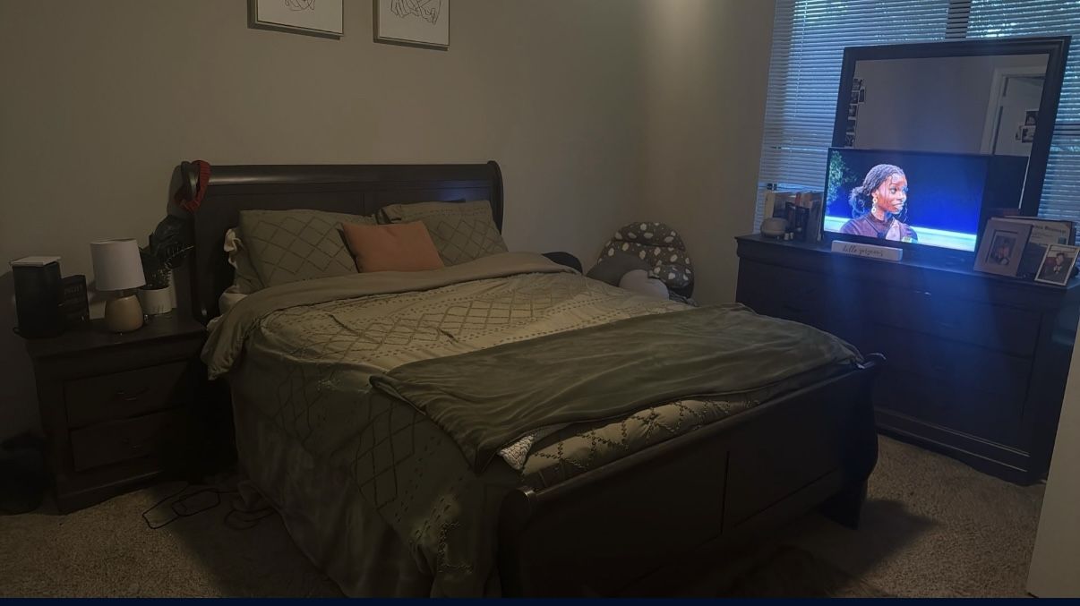 Queen Bedroom Set