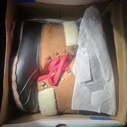 NWT Magellan Women's Sherpa Collar Duck Boot