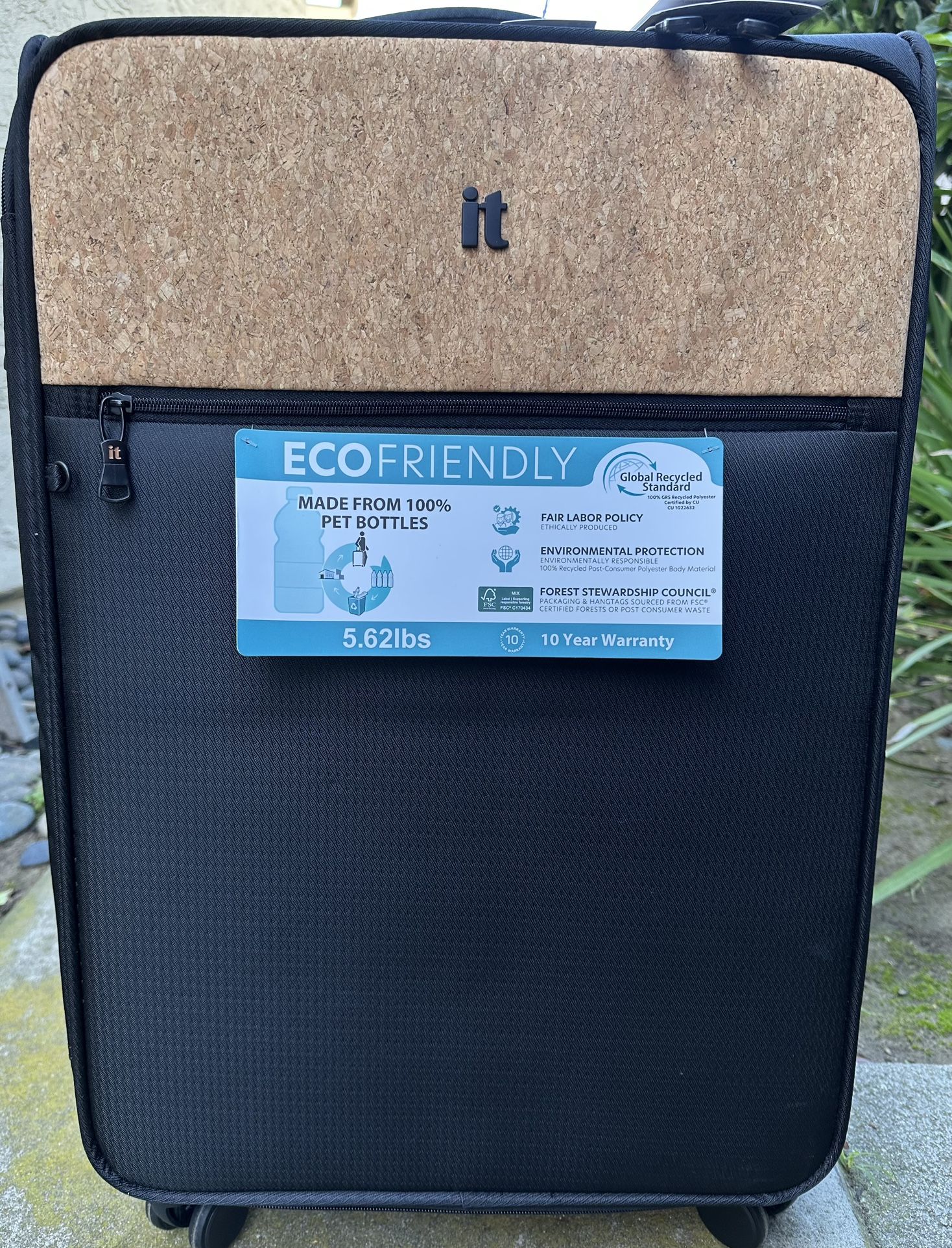 25” It lightweight Suitcase