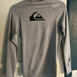 Mens Small Quicksilver Rash Guard SPF 50