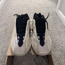 Yeezy 700 V3 Azael
