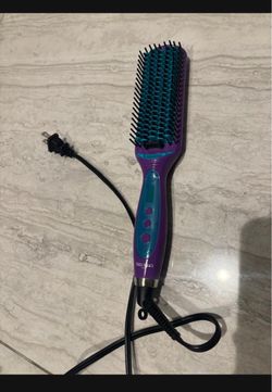 Bed Head Ionic Tourmaline Straightener Brush With Smart Heat Memory System Barely used.
