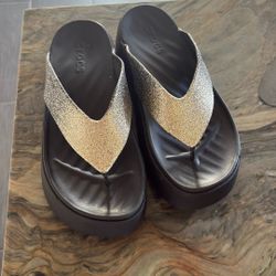Crocs Getaway Glitter Platform Flip Flops