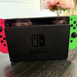 Nintendo Switch (Moddable HAC-001, XAW100) – Excellent Condition + Extras!