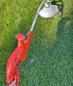 Corded electric black n decker weed eater wacker trimmer