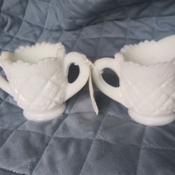 WESTMORELAND CHILDREN’S THUMBELINA MINIATURE MILK GLASS CREAMER & SUGAR BOWL 