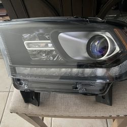 Xtune OEM Style Driver Side Headlight Dodge Durango 2014-2017