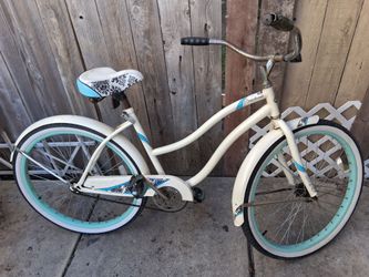 Classic Huffy Cranbrook Cruiser Bike