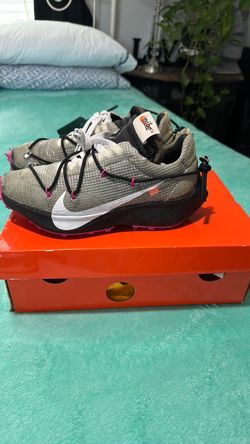 Nike “off white” ladies tennis shoe