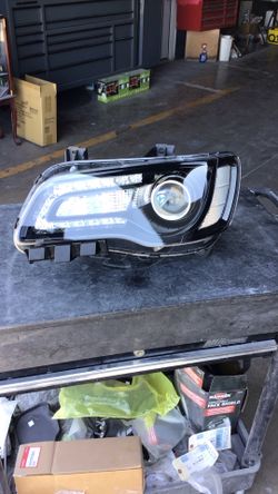 15 - 19 Chrysler 300S Head Lamp