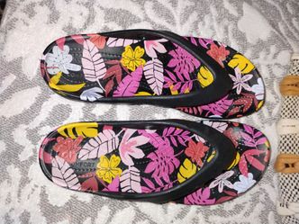 Ladies Croc Sandals