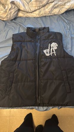 Puffer vest with design