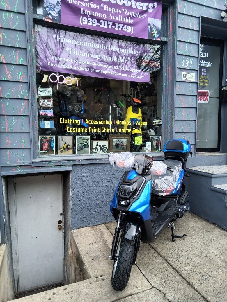 Gas Moped 150cc Color Blue