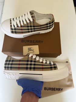 Burberry Men’s Shoes Size 9