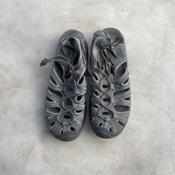  Keen — Whisper Gray and Green Outdoor Sandals, Size 9.5