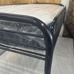 Full twin bunkbed