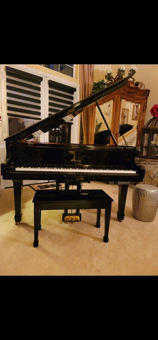 Grand Piano