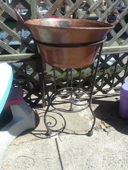 Plant stand/wine cooler