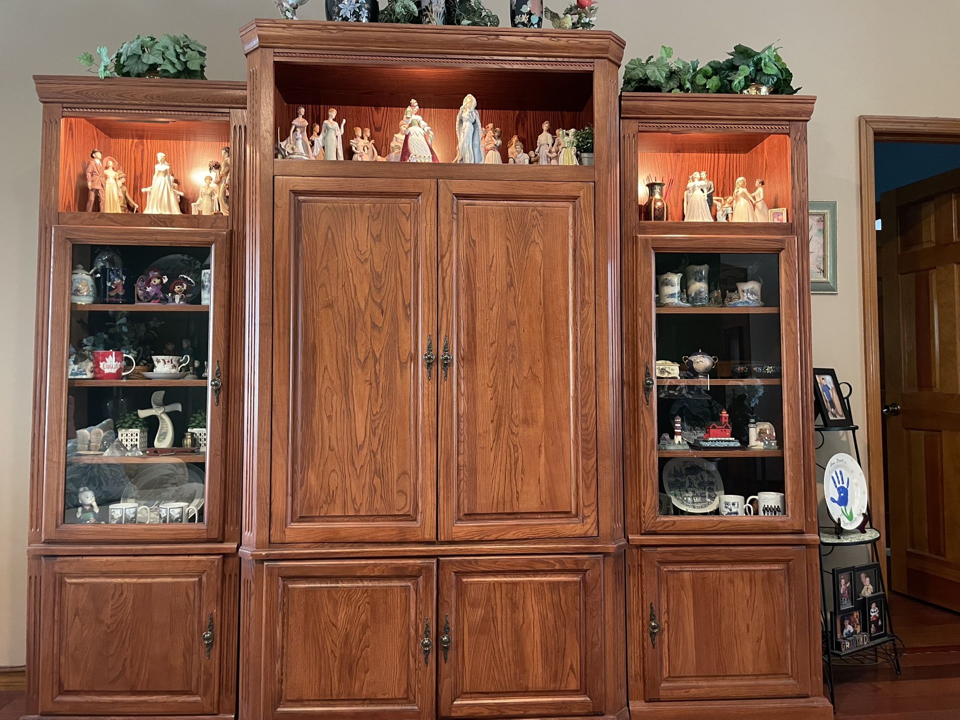 Lighted Oak Entertainment Center/Curio Cabinet.